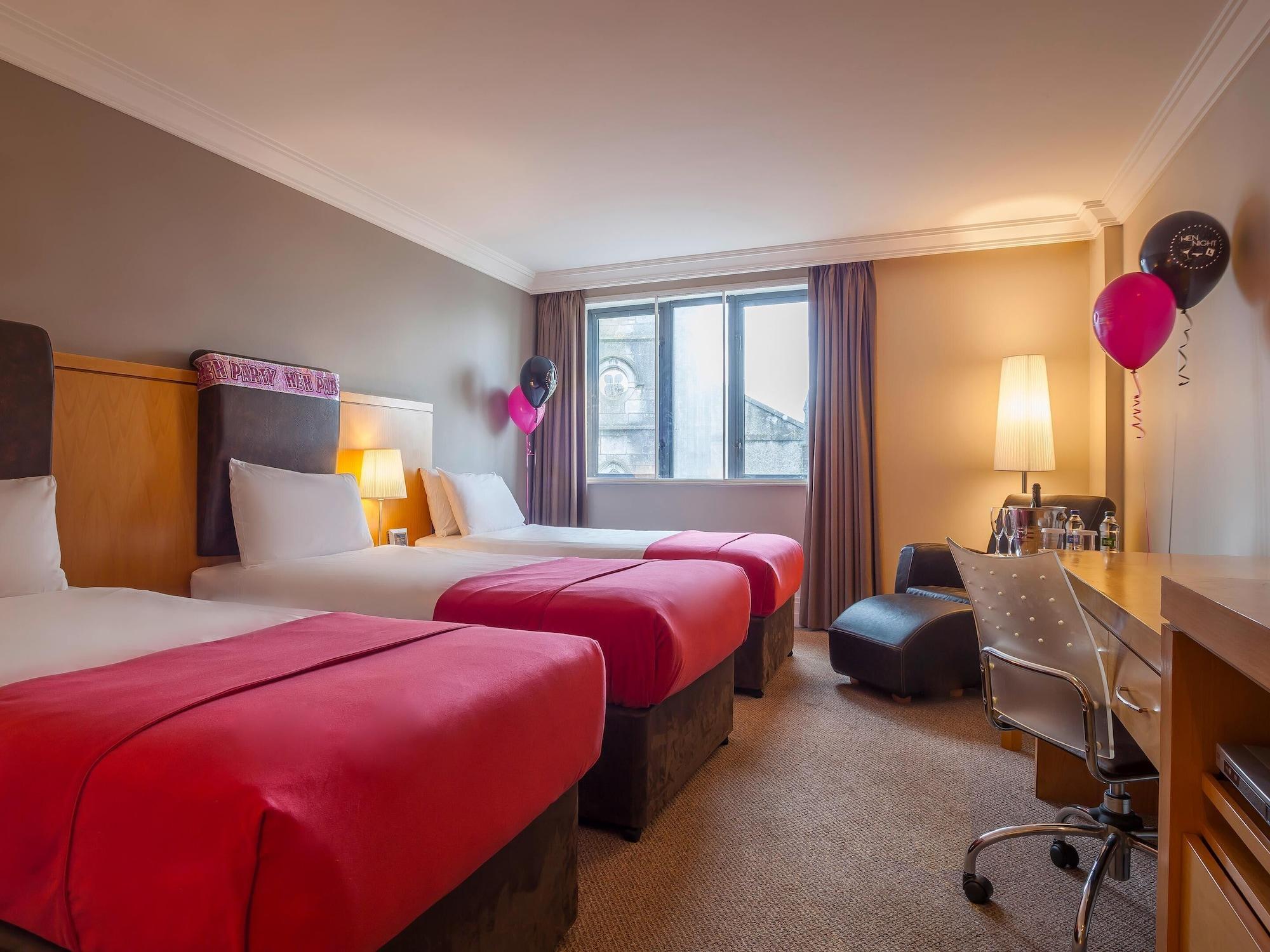 Prince Of Wales Hotel Атлоун Екстериор снимка