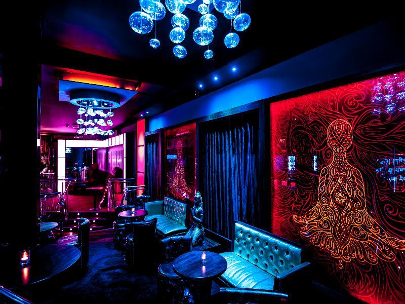 Prince Of Wales Hotel Атлоун Екстериор снимка
