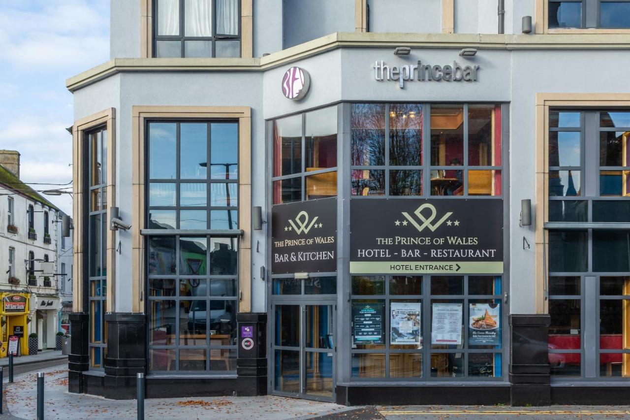 Prince Of Wales Hotel Атлоун Екстериор снимка